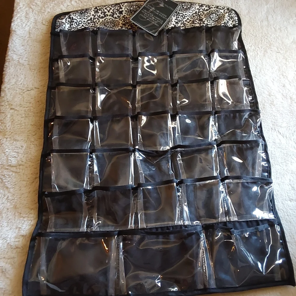 🌺 NWT Raymond Waites 66 Picket Hanging Jewelry Organizer